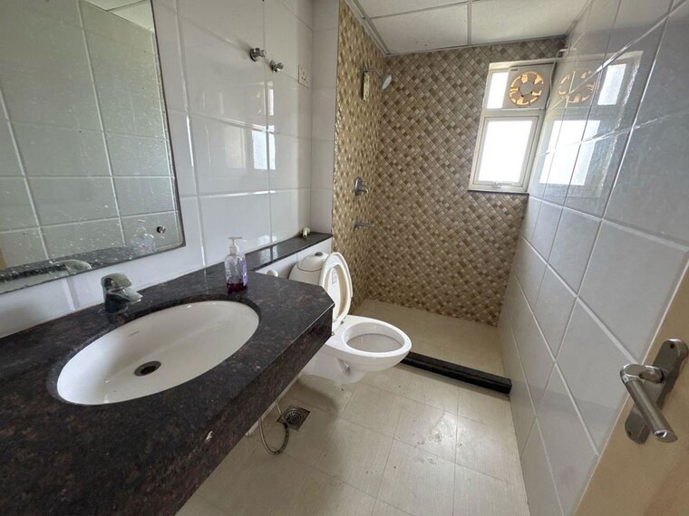Bathroom, sector 22 2 Bedroom 1250 Sq.Ft. Builder Floor In Sector 22 Gurgaon 10628549