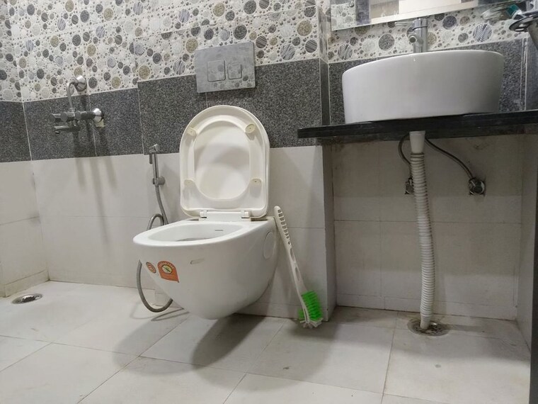 Bathroom, sushant lok i Studio 540 Sq.Ft. Builder Floor In Sushant Lok I Gurgaon 10628546