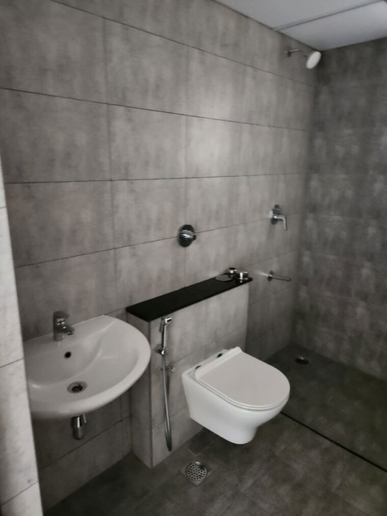 Bathroom, puravankara-purva-zenium 3 Bedroom 1774 Sq.Ft. Apartment In Hosahalli Bangalore 10628594