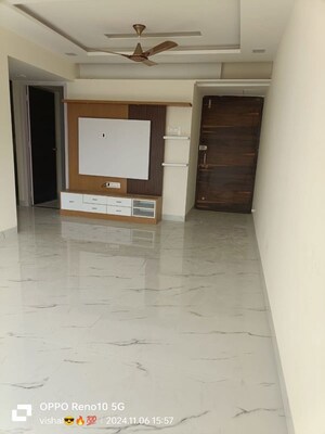 2 BHK Apartment For Rent in Yash Trinity, Dadar West