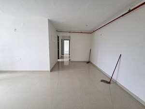 Room in 2.5 BHK Apartment at Hubtown Rising City, Ghatkopar East – for Rent