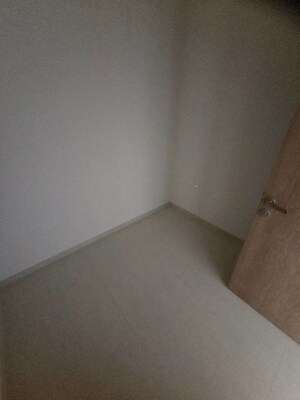 Room in 2.5 BHK Apartment at Hubtown Rising City, Ghatkopar East – for Rent