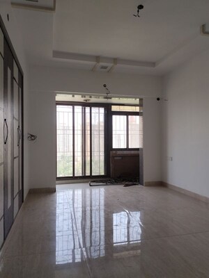 Room in 2.5 BHK Apartment at Uma Sparta, Ghodbunder Road – for Sale