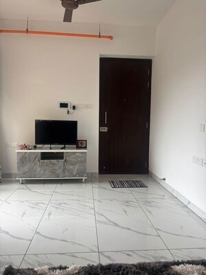 Furnished Amenities in 2 BHK Apartment at Raymond Ten X Habitat, Pokhran Road No Two – for Rent