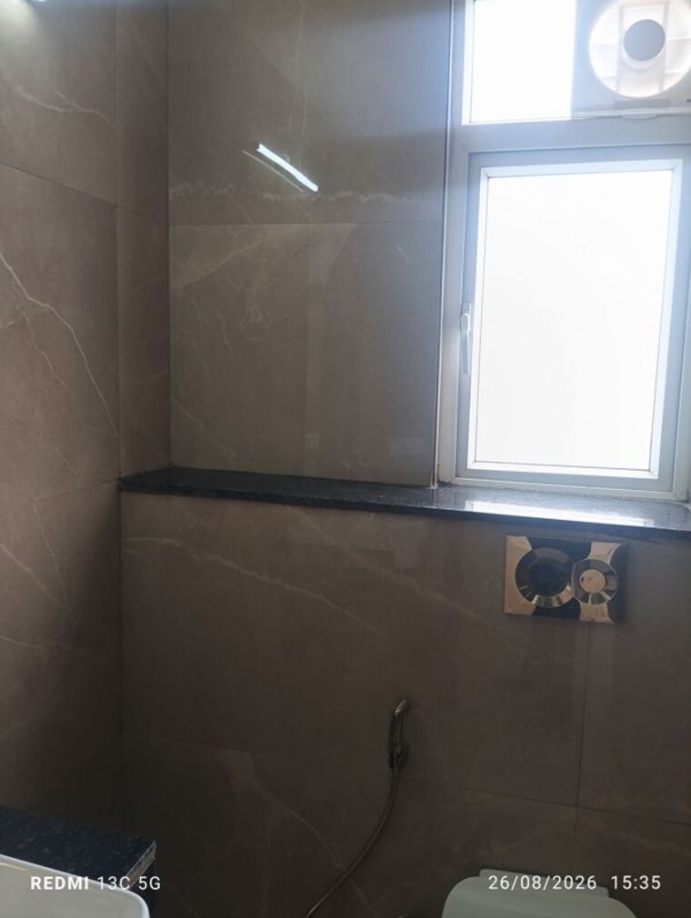 Washroom, smart-world-orchard 2.5 Bedroom 1150 Sq.Ft. Apartment In Sector 61 Gurgaon 10628660