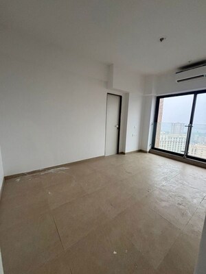 Room in 4 BHK Apartment at Kanakia Silicon Valley, Powai – for Sale