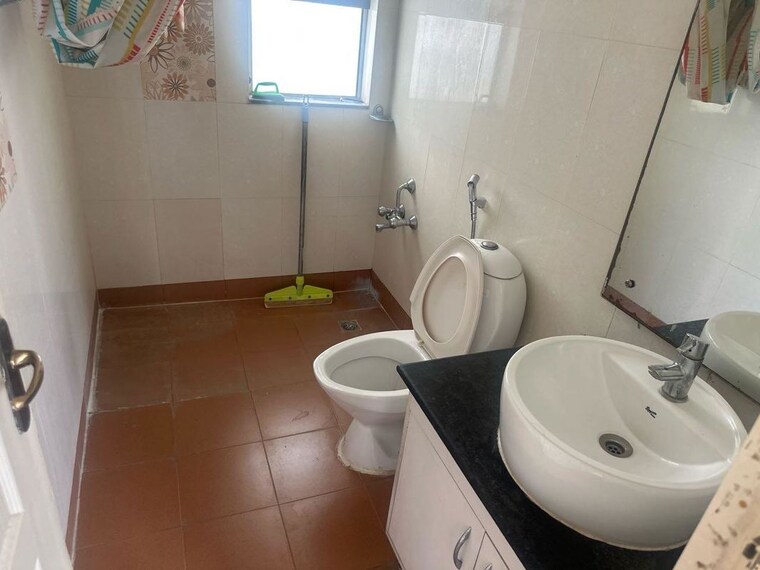 Bathroom, sector 23 2 Bedroom 1350 Sq.Ft. Builder Floor In Sector 23 Gurgaon 10628703