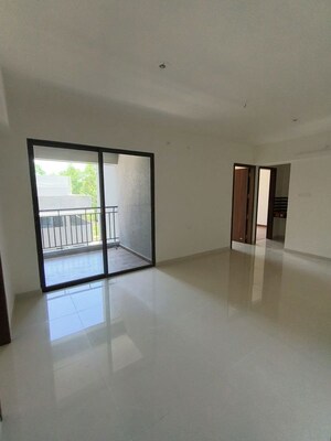 Room in 2 BHK Apartment at Pristine Allure, Kharadi – for Rent