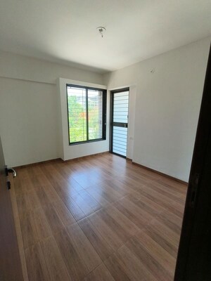 Room in 2 BHK Apartment at Pristine Allure, Kharadi – for Rent