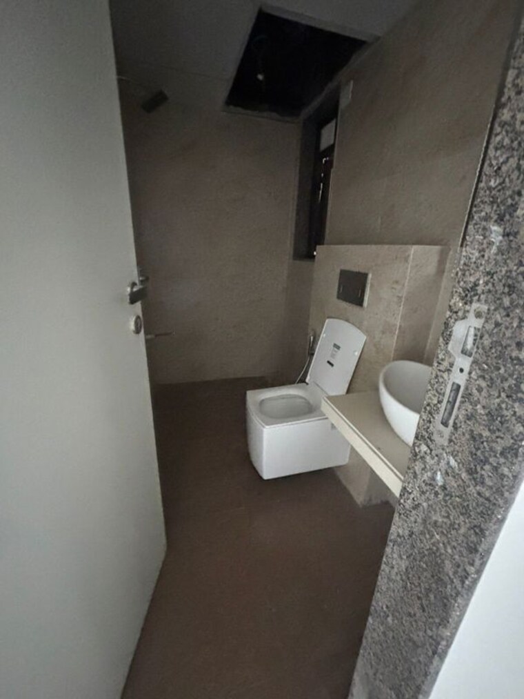 Bathroom, kanakia-silicon-valley 6 Bedroom 3060 Sq.Ft. Apartment In Powai Mumbai 10628712