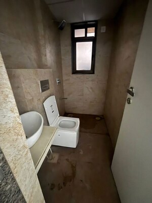 Bathroom in 6 BHK Apartment at Kanakia Silicon Valley, Powai – for Sale