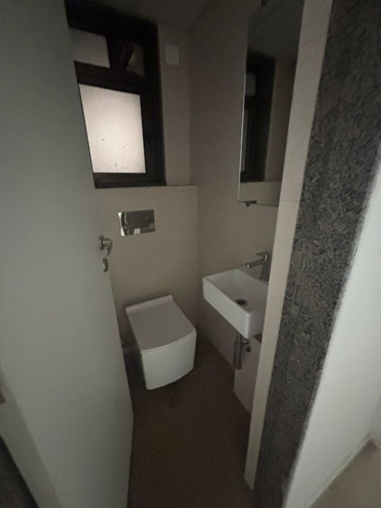 Bathroom, kanakia-silicon-valley 6 Bedroom 3060 Sq.Ft. Apartment In Powai Mumbai 10628712