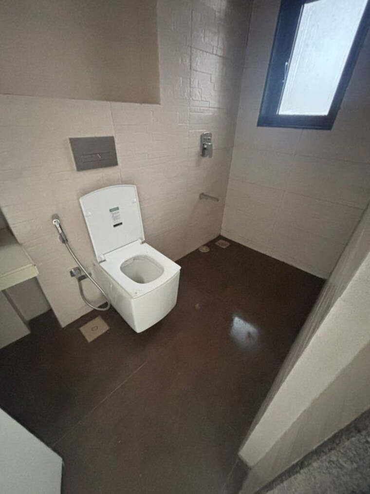 Bathroom, kanakia-silicon-valley 6 Bedroom 3060 Sq.Ft. Apartment In Powai Mumbai 10628712