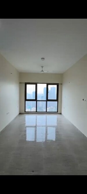 Room in 2 BHK Apartment at Sheth Auris Serenity Tower 2, Malad West – for Rent