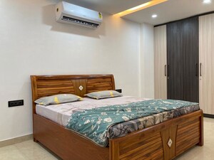 Bedroom in 4 BHK Builder Floor at Sector 57 – for Rent