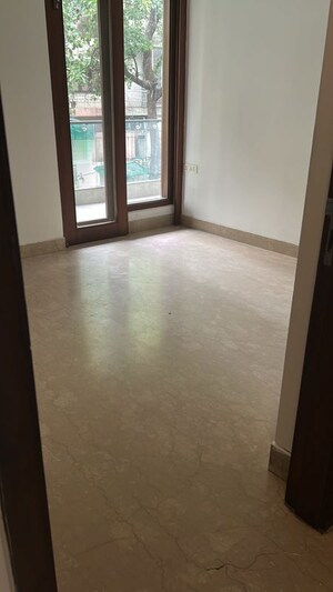 Room in 3 BHK Builder Floor at Kalkaji – for Rent