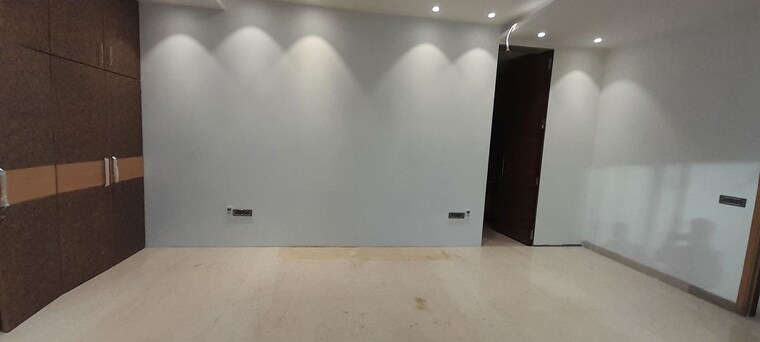 Room, prabhadevi Commercial Office Space 4400 Sq.Ft. In Prabhadevi Mumbai 10628791