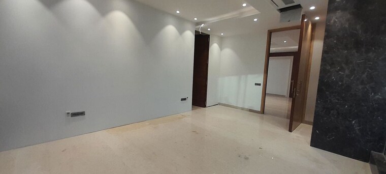 Room, prabhadevi Commercial Office Space 4400 Sq.Ft. In Prabhadevi Mumbai 10628791