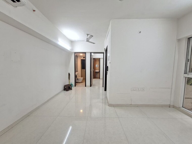 Living Room, lodha-amara 1 Bedroom 450 Sq.Ft. Apartment In Kolshet Road Thane 10628776