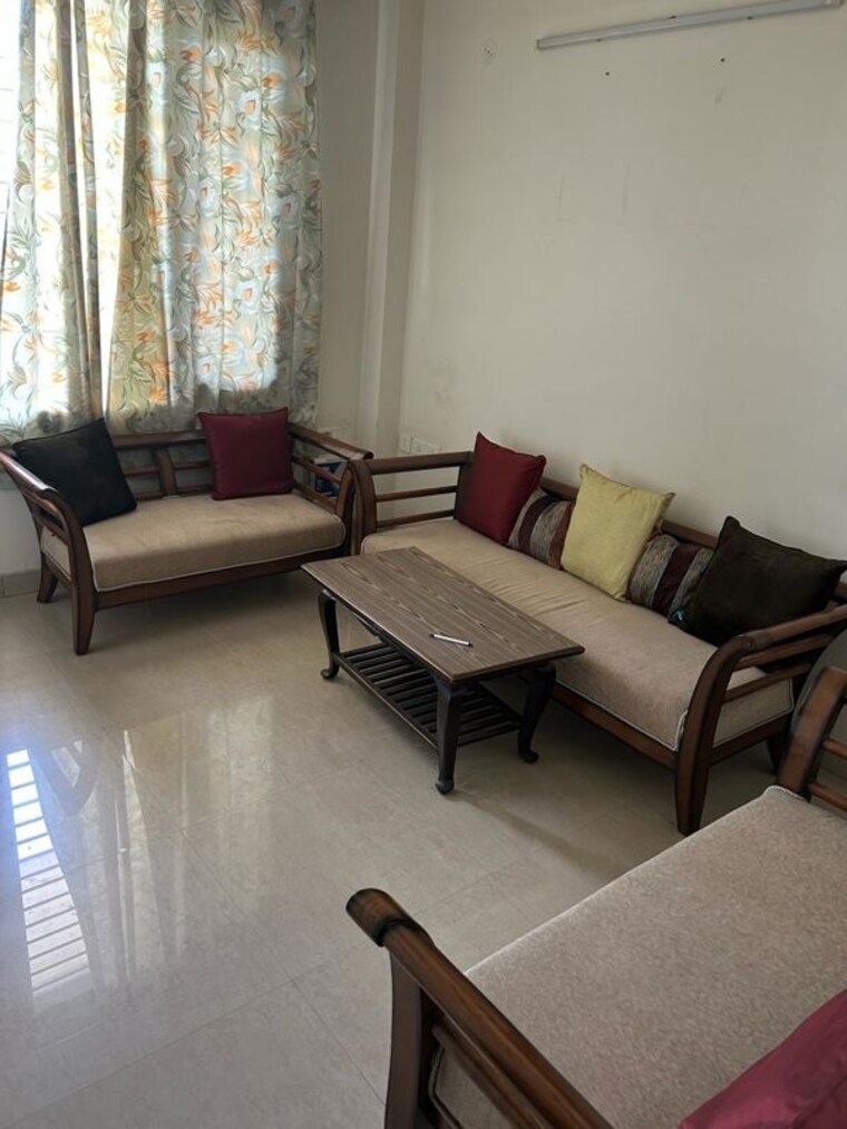 Living Room, dlf phase i 2 Bedroom 2832 Sq.Ft. Builder Floor In Dlf Phase I Gurgaon 10628819
