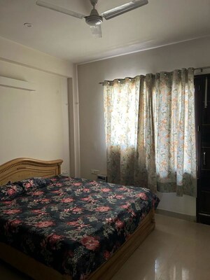 Bedroom in 2 BHK Builder Floor at Dlf Phase I – for Rent