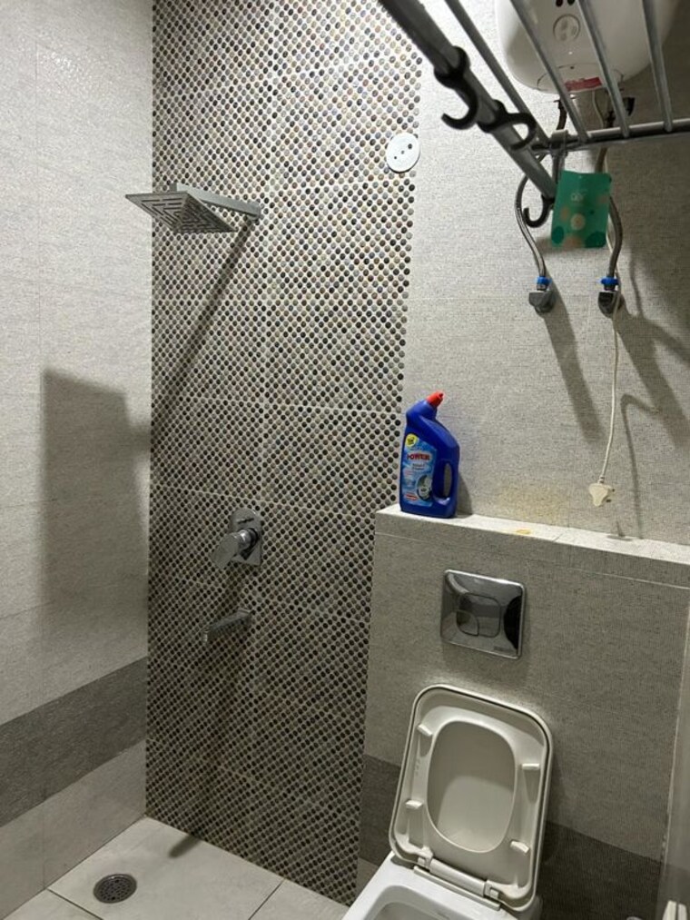 Bathroom, dlf phase i 2 Bedroom 2832 Sq.Ft. Builder Floor In Dlf Phase I Gurgaon 10628819