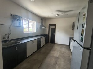 Room in 4 BHK Apartment at Kamal Residency Banjara Hills, Banjara Hills – for Rent