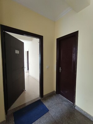Room in 3.5 BHK Apartment at Shree Vardhman Victoria, Sector 70 – for Rent
