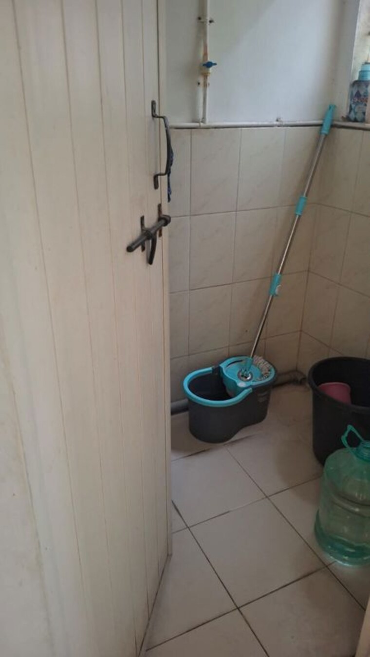 Bathroom, chikhali 1 Bedroom 500 Sq.Ft. Apartment In Chikhali Pune 10628814