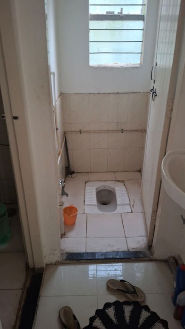 Bathroom, chikhali 1 Bedroom 500 Sq.Ft. Apartment In Chikhali Pune 10628814