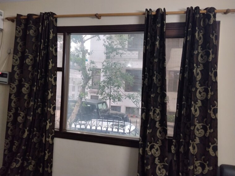 Room, nizamuddin east 3 Bedroom 1800 Sq.Ft. Builder Floor In Nizamuddin East Delhi 10628844