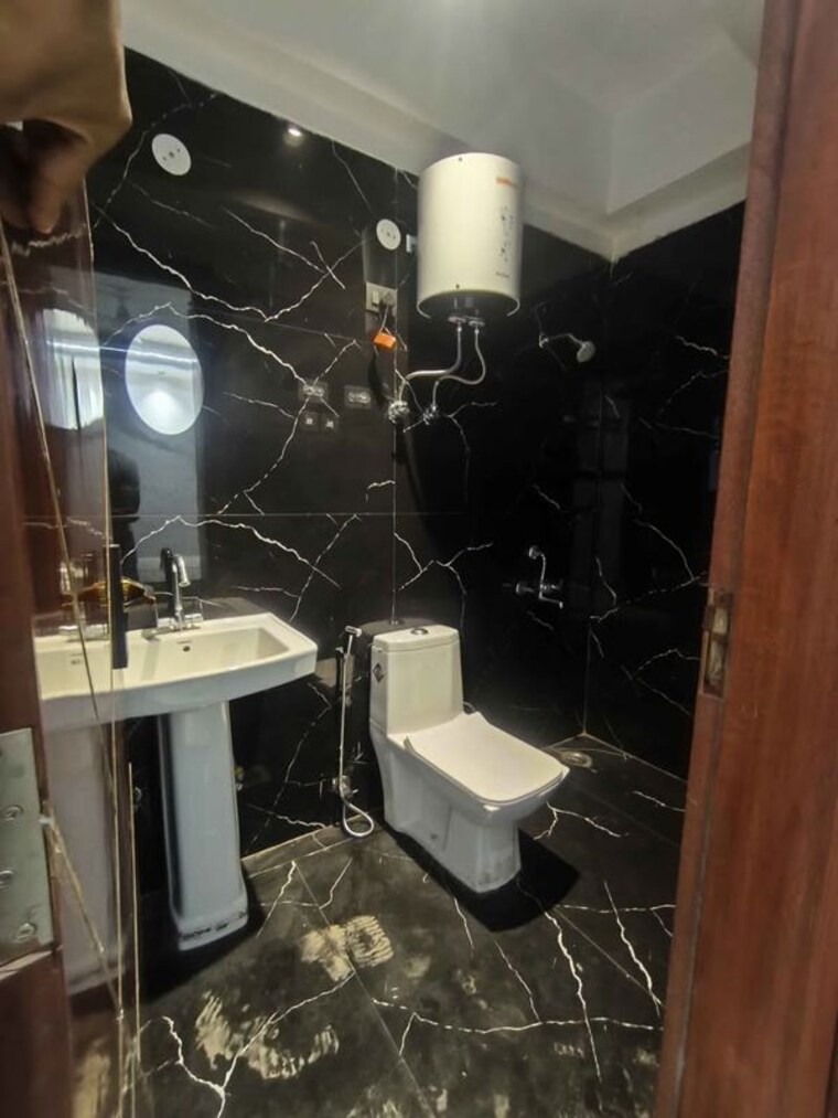 Team Area, chattarpur 2 Bedroom 600 Sq.Ft. Builder Floor In Chattarpur Delhi 10628847