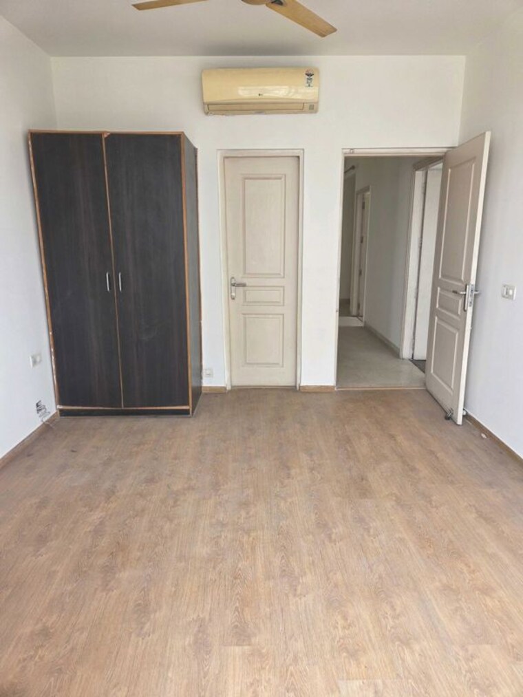 Room, sector 23 2 Bedroom 1250 Sq.Ft. Builder Floor In Sector 23 Gurgaon 10628864