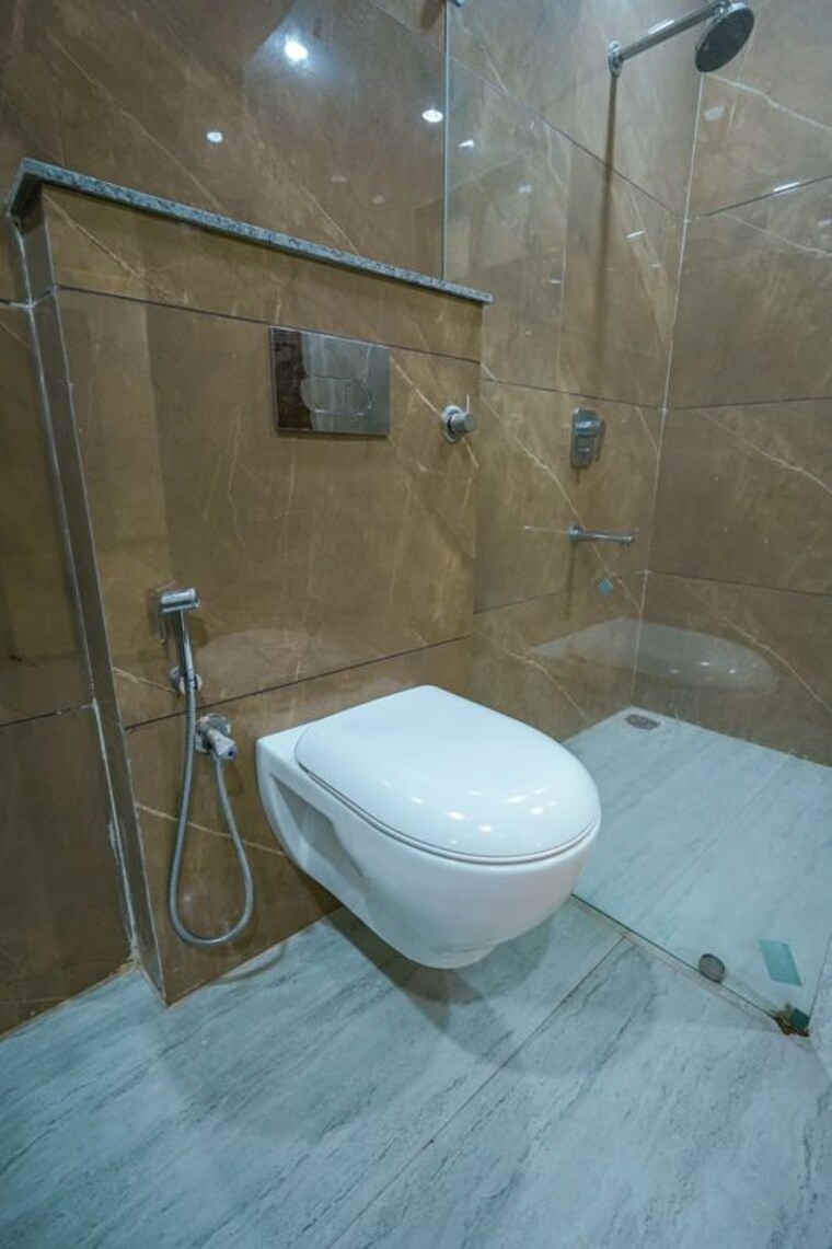 Bathroom, vip road 4 Bedroom 168 Sq.Yd. Independent House In Vip Road Zirakpur 10628865