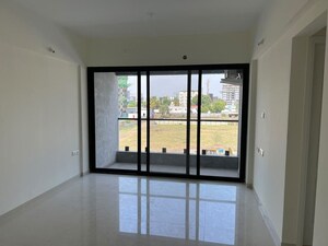 Room in 2 BHK Apartment at Nyati Elysia, Kharadi – for Rent