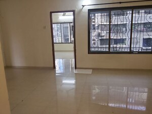 Room in 2 BHK Apartment at Serenity Complex, Andheri West – for Rent