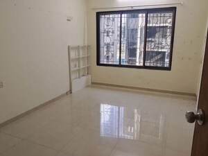 Room in 2 BHK Apartment at Serenity Complex, Andheri West – for Rent