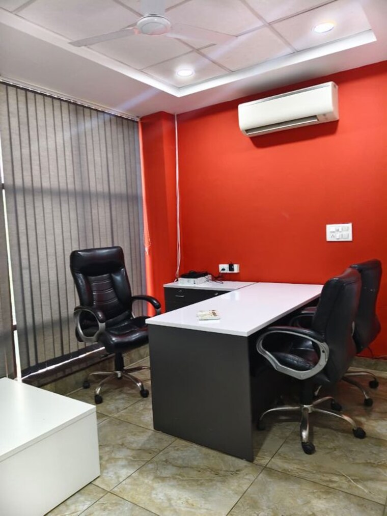 Team Area, sector 63 Commercial Office Space 2000 Sq.Ft. In Sector 63 Noida 10628219