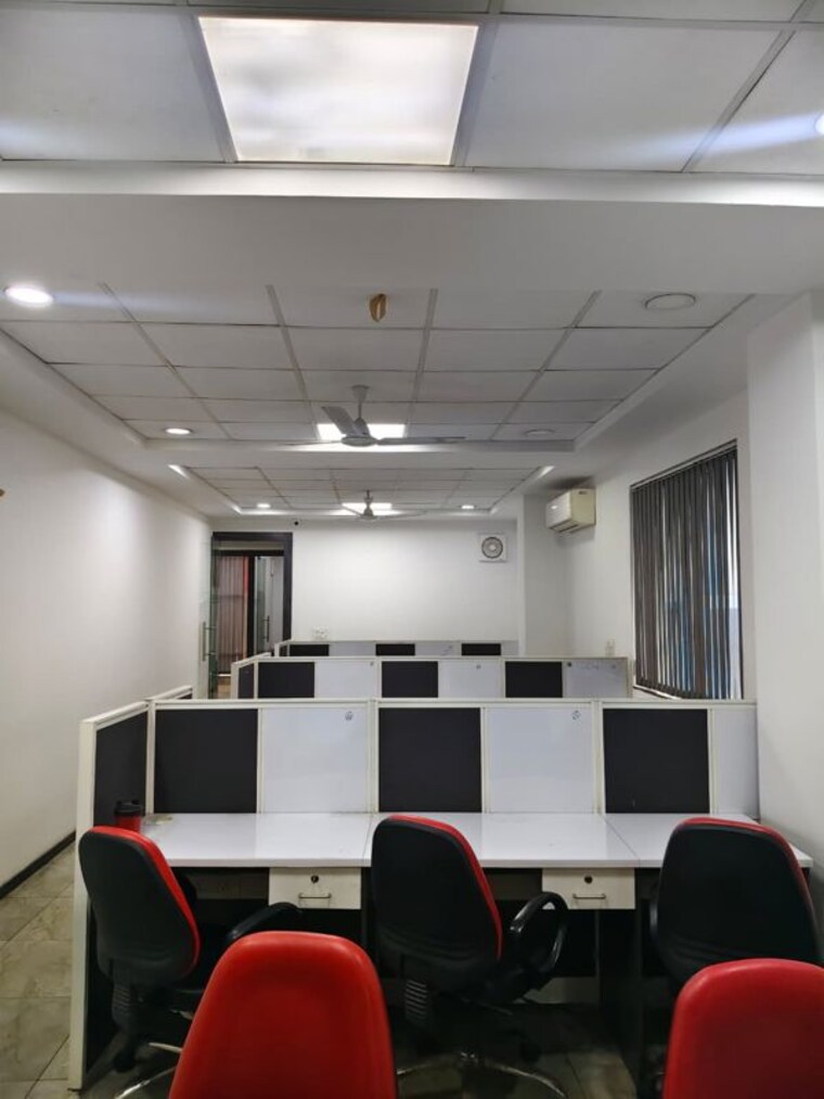 Team Area, sector 63 Commercial Office Space 2000 Sq.Ft. In Sector 63 Noida 10628219