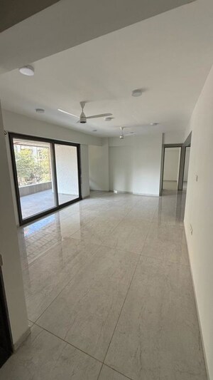 Room in 4 BHK Apartment at Athashree Inspera, Vasna Bhayli Road – for Sale
