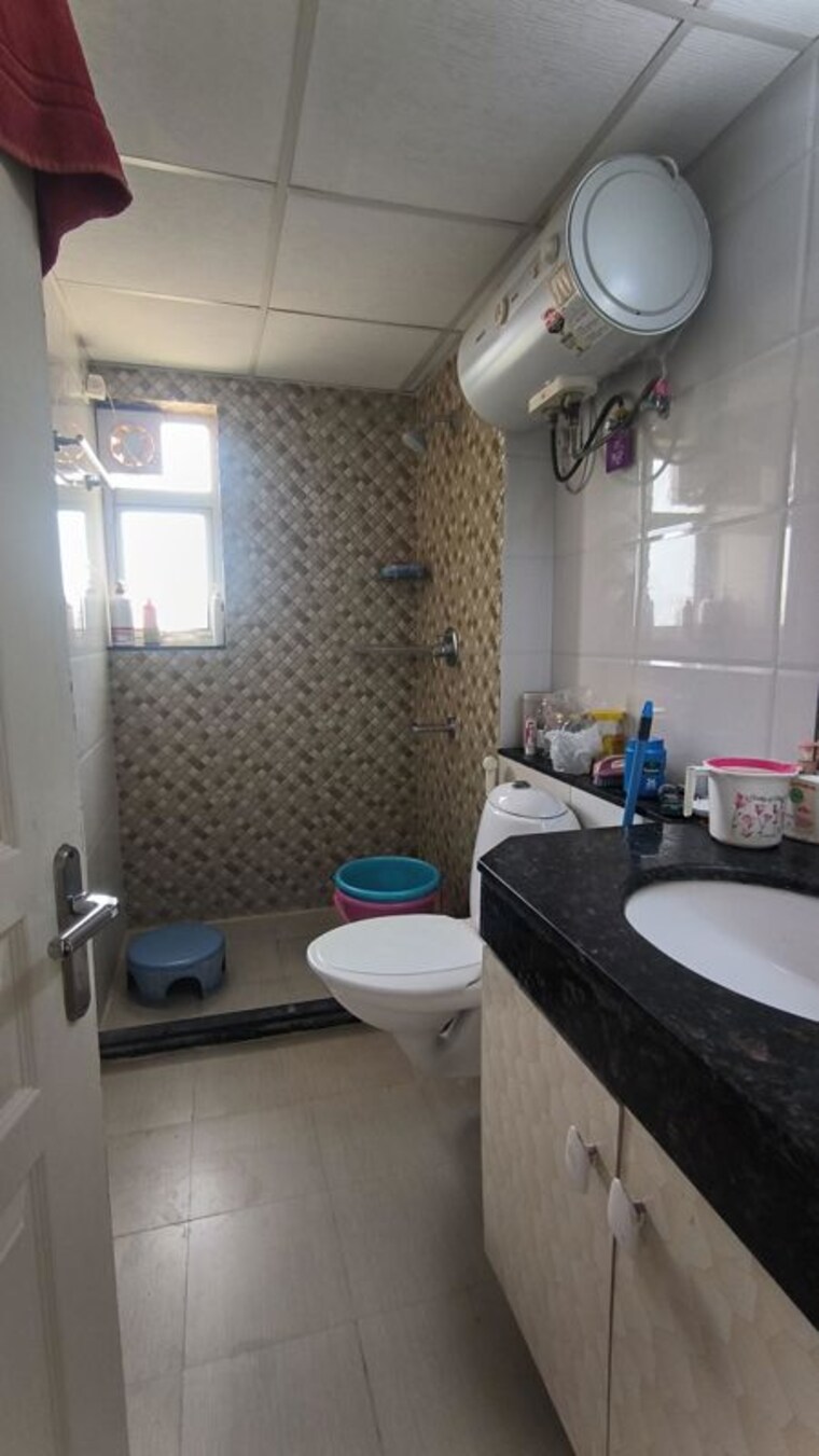 Bathroom, sector 22 3 Bedroom 1550 Sq.Ft. Builder Floor In Sector 22 Gurgaon 10628922