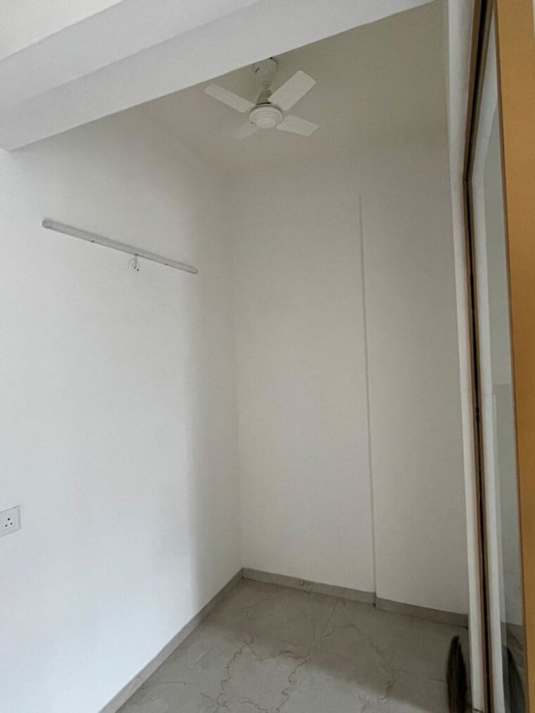 Room, smart-world-orchard 2.5 Bedroom 2836 Sq.Ft. Apartment In Sector 61 Gurgaon 10628937