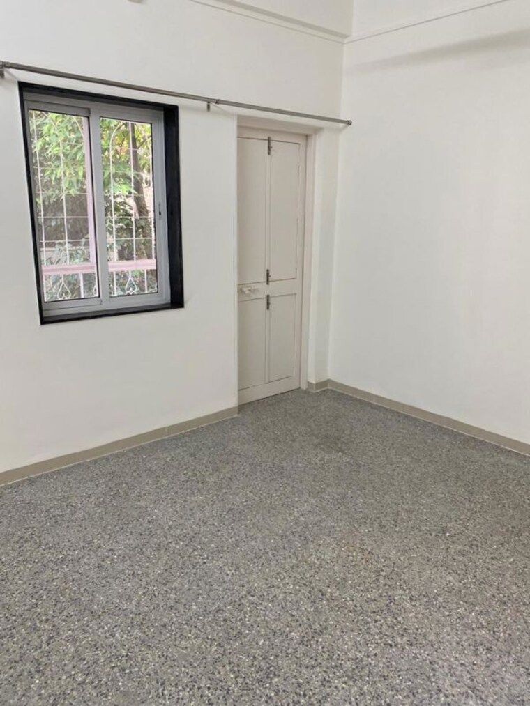 Room, shri-senapati-bapat-chs 2.5 Bedroom 15000 Sq.Ft. Apartment In Senapati Bapat Road Pune 10628940