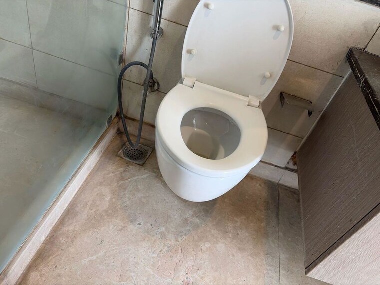 Bathroom, sector 23 3 Bedroom 1550 Sq.Ft. Builder Floor In Sector 23 Gurgaon 10628951