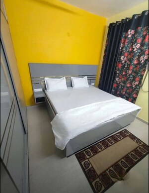 Bedroom in 3 BHK Apartment at Omaxe R2, Gomti Nagar – for Rent