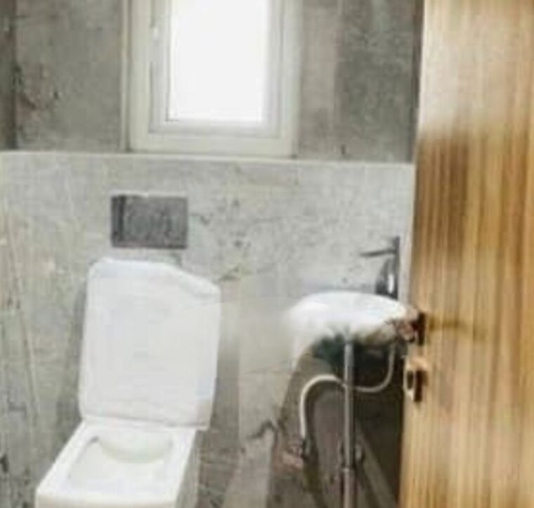 Bathroom, gomti nagar 2 Bedroom 1660 Sq.Ft. Apartment In Gomti Nagar Lucknow 10628979