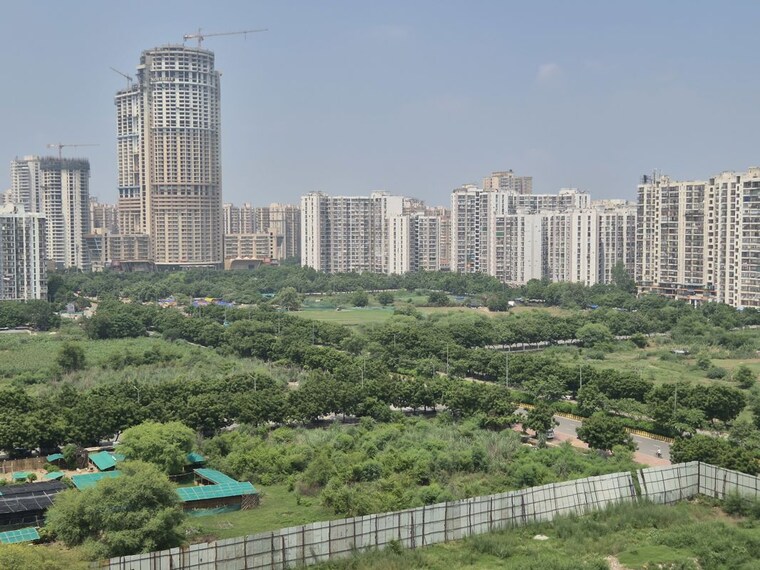 Exterior View, sethi-max-royal 2.5 Bedroom 1125 Sq.Ft. Apartment In Sector 76 Noida 10628986
