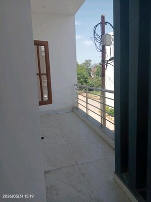 Room in 3 BHK Independent House at Kanpur Road – for Sale