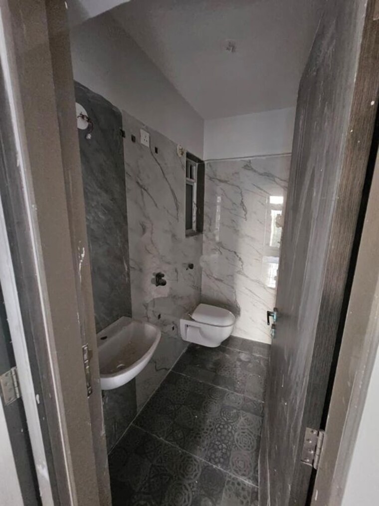 Bathroom, truearth-view 2 Bedroom 800 Sq.Ft. Apartment In Vikhroli East Mumbai 10629015
