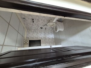 Furnished Amenities in 2.5 BHK Apartment at Sethi Max Royale, Sector 76 – for Rent